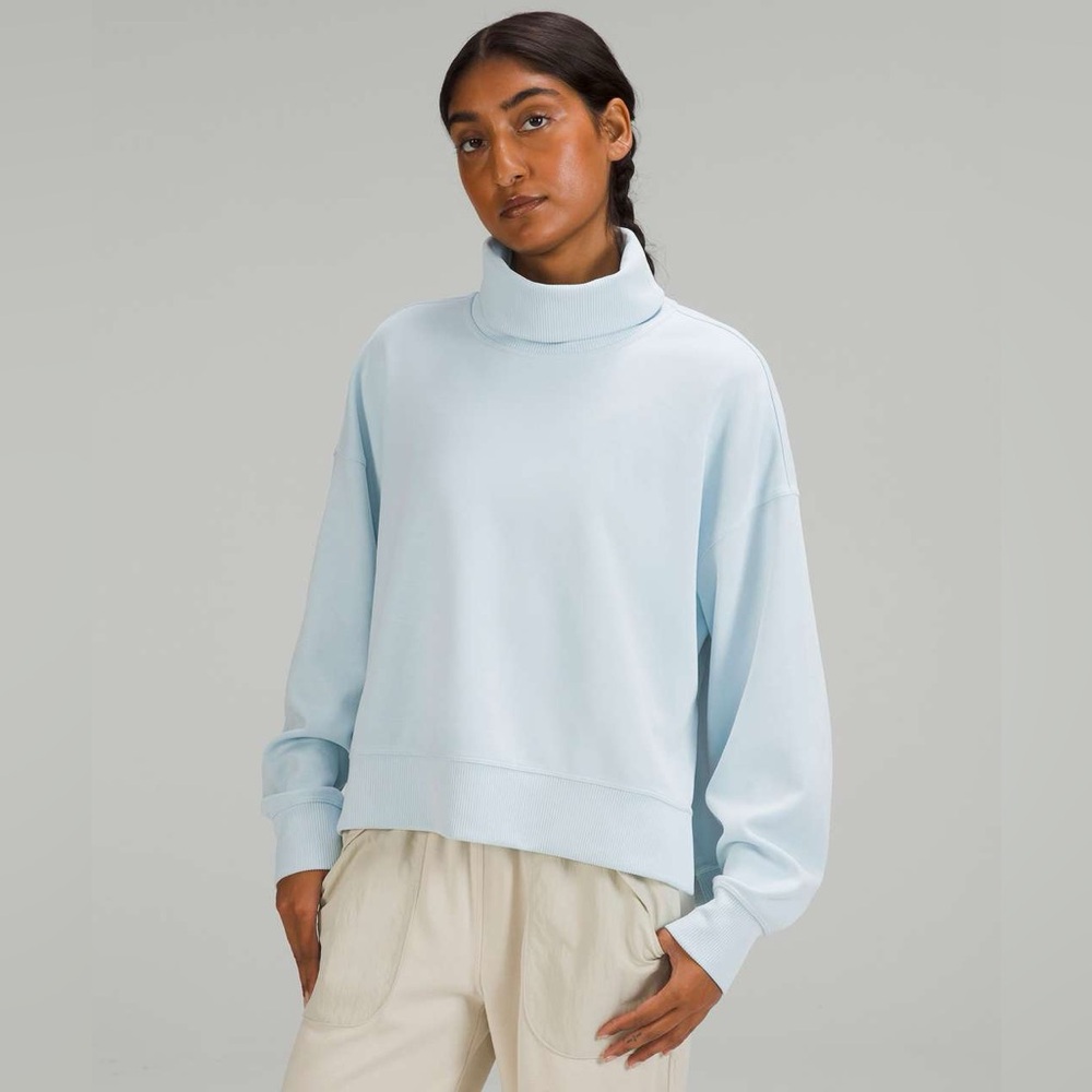 Lululemon - Softstreme Turtleneck Pullover